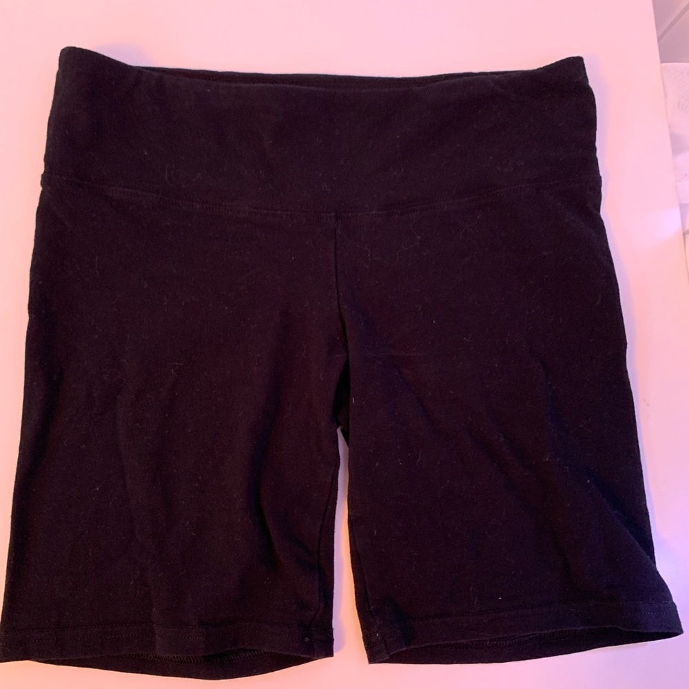 Aritzia black biker shorts. size xs